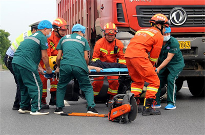 马边九龙道路救援